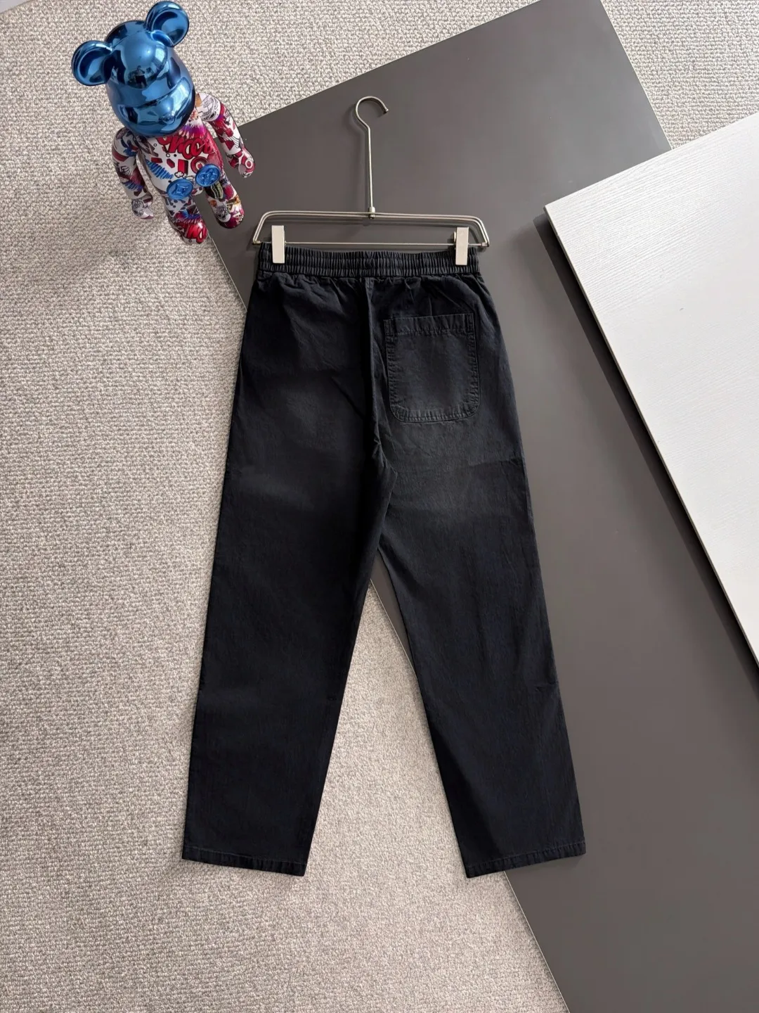 The next day shipped P195 Balenciaga 2026 summer New Arrival elastic casual pants, counter custom fabric Breathable high comfort, impeccable details, brand elements design concept, reflecting high quality. The hand feels delicate and soft! Casual cuts and awesome upper body! Sizes: S-3XL